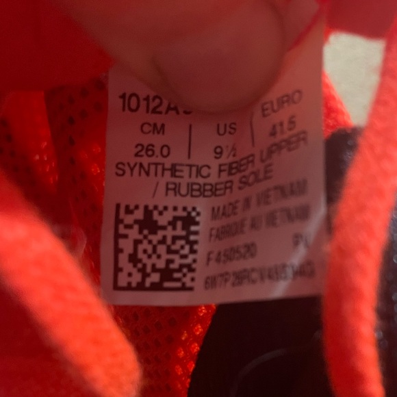 Worn less then a hand full of times. Size MENS 9.5. - Picture 6 of 7